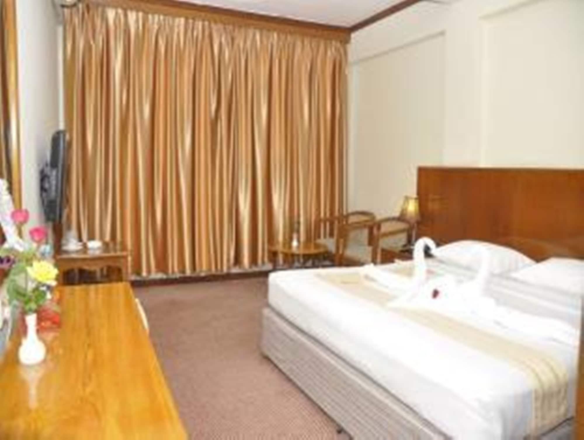 Panorama Hotel Yangon Luaran gambar